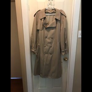 3/20$ Vintage Tan button up trench coat plaid inside lining - no liner